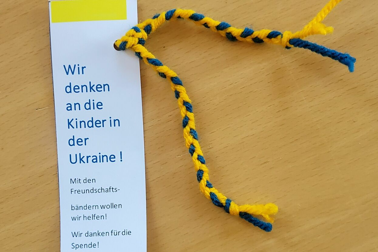 Aktion Ukraine Friedensbänder